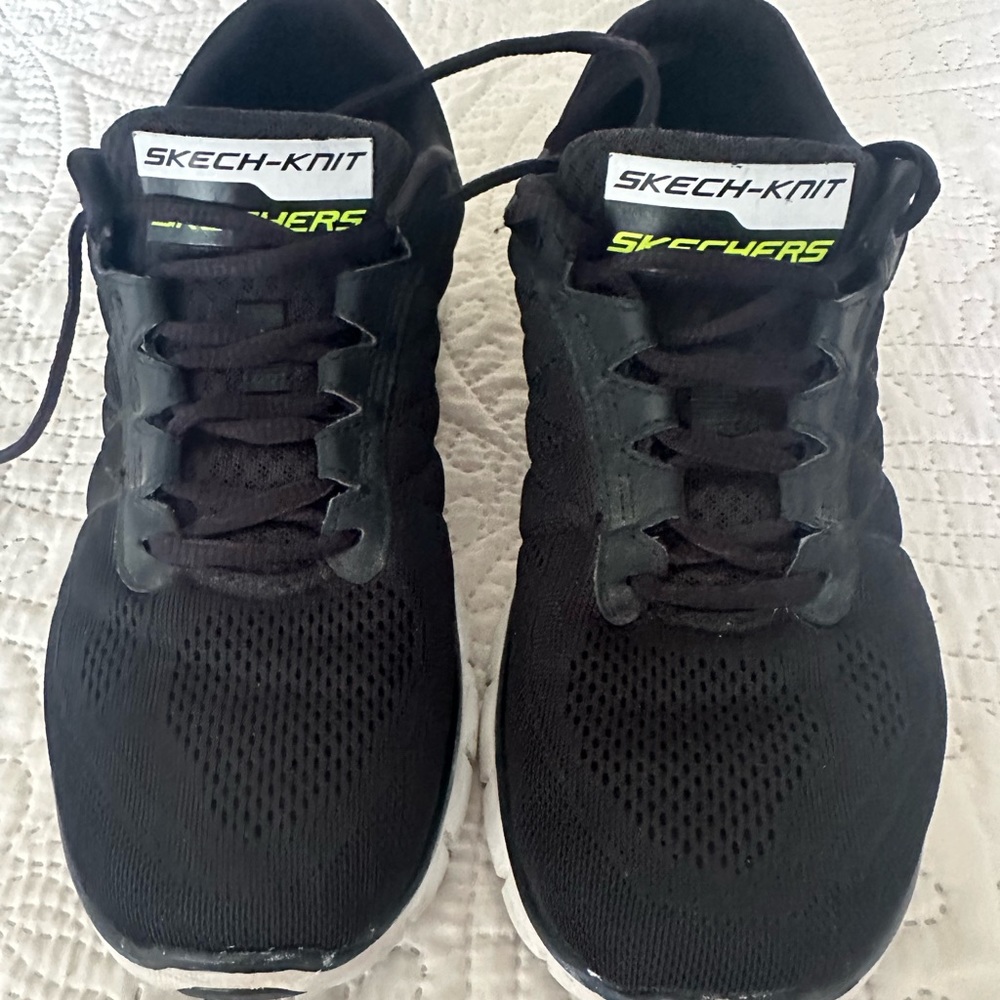 Men’s Sketchers sneakers 7.5